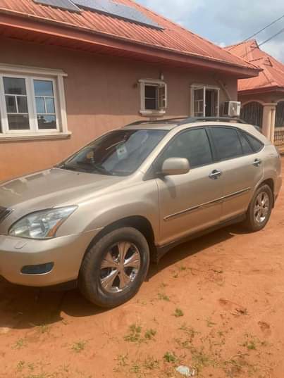 A picture of Lexus rx330 Everything is working ASABA delta state 5 5m