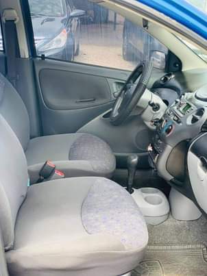 A picture of Direct Tokz 2006 Toyota Yaris Fullest Option Exterior Blue Interior