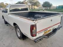 used nissan np300