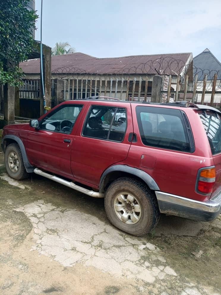 A picture of NISSAN PATHFINDER