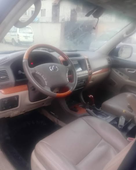 A picture of Lexus GX470