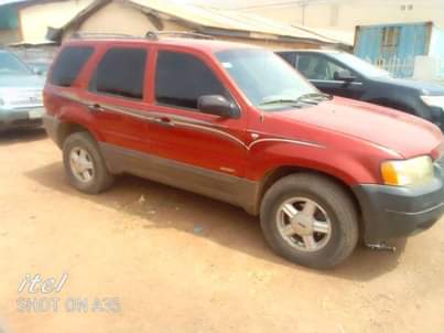 A picture of 2005 Ford Escape