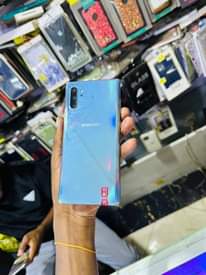 A picture of Samsung galaxy Note 10 plus 5G Storage 256gbs 12gb ram