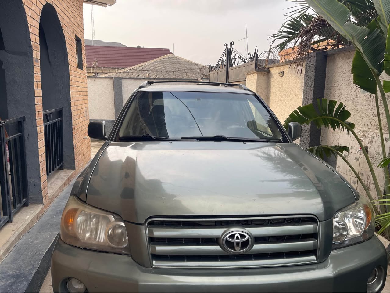 A picture of Toyota Highlander 2005