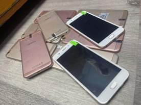 A picture of Oppo f1s gb64 ram4