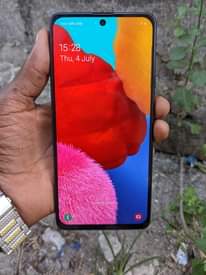 A picture of Samsung Galaxy a51 kipengel camera haipig gb128 ram4 net4g 0686820249