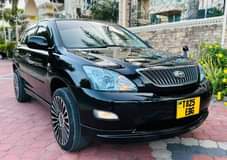 A picture of Toyota Harrier New 33 000 000