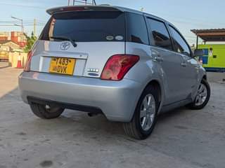 A picture of TOYOTA IST