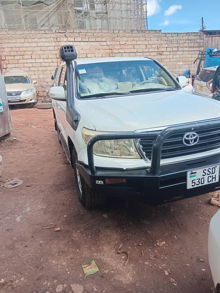 A picture of LH Land cruiser diesel