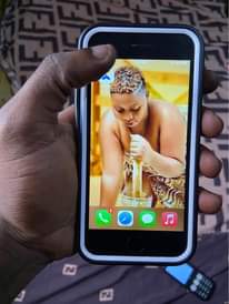 A picture of iPhone 7plain
