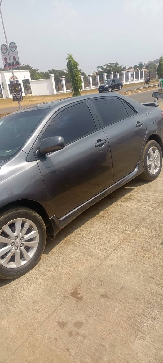 A picture of Toyota Corolla 09
