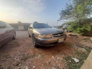 A picture of 2002 Nissan Altima