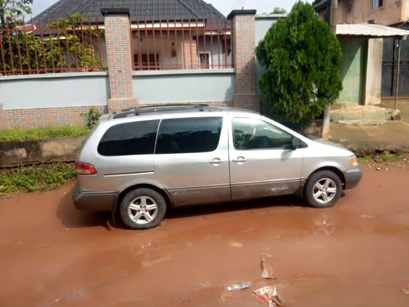A picture of Toyota Sienna