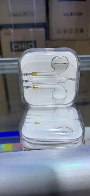 A picture of Smart earphones