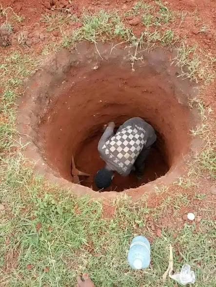 A picture of Shallow well 0754809206