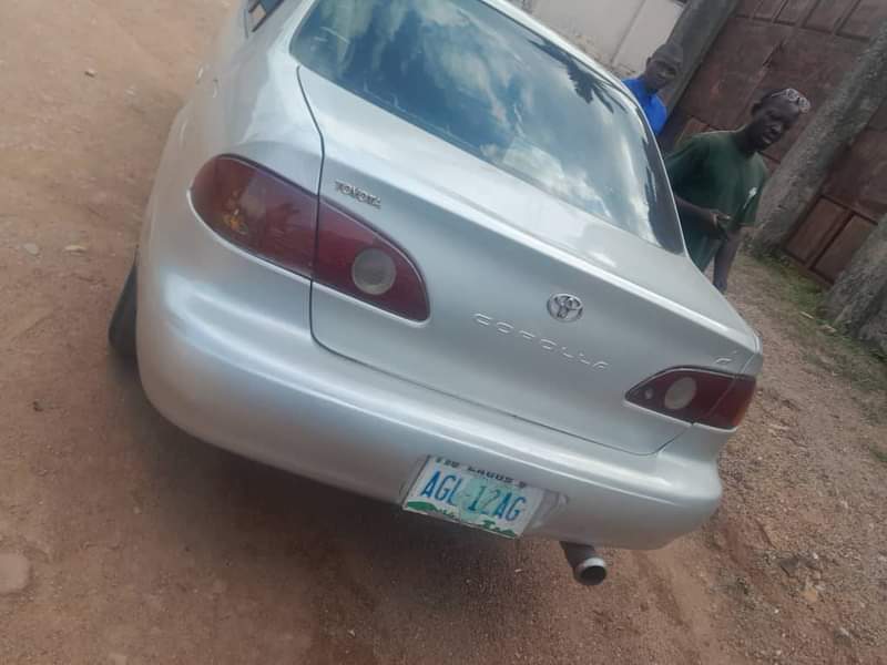 A picture of Toyota Corolla 02 model Baked on first body engine and