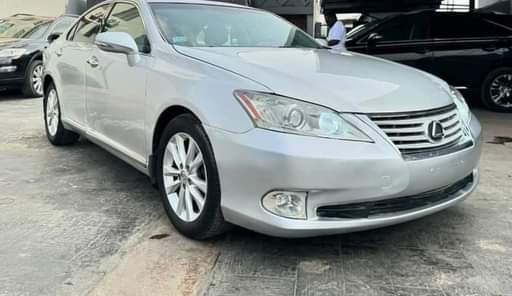 A picture of URGENT BUYER NEEDED Lexus Model Es350 Colour Silver 2010 Factory