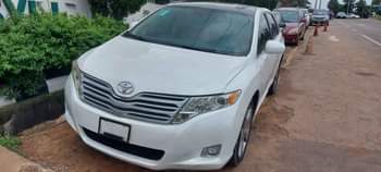 A picture of 2010 Toyota venza registered first body toks standard Full option