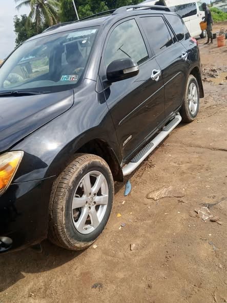 A picture of 2008 Toyota RAV4