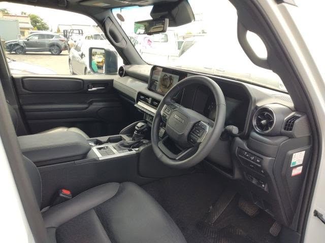 A picture of DAMAGED TOYOTA LANDCRUISER 250 READY TO BE IMPORTED UGX100M CALL