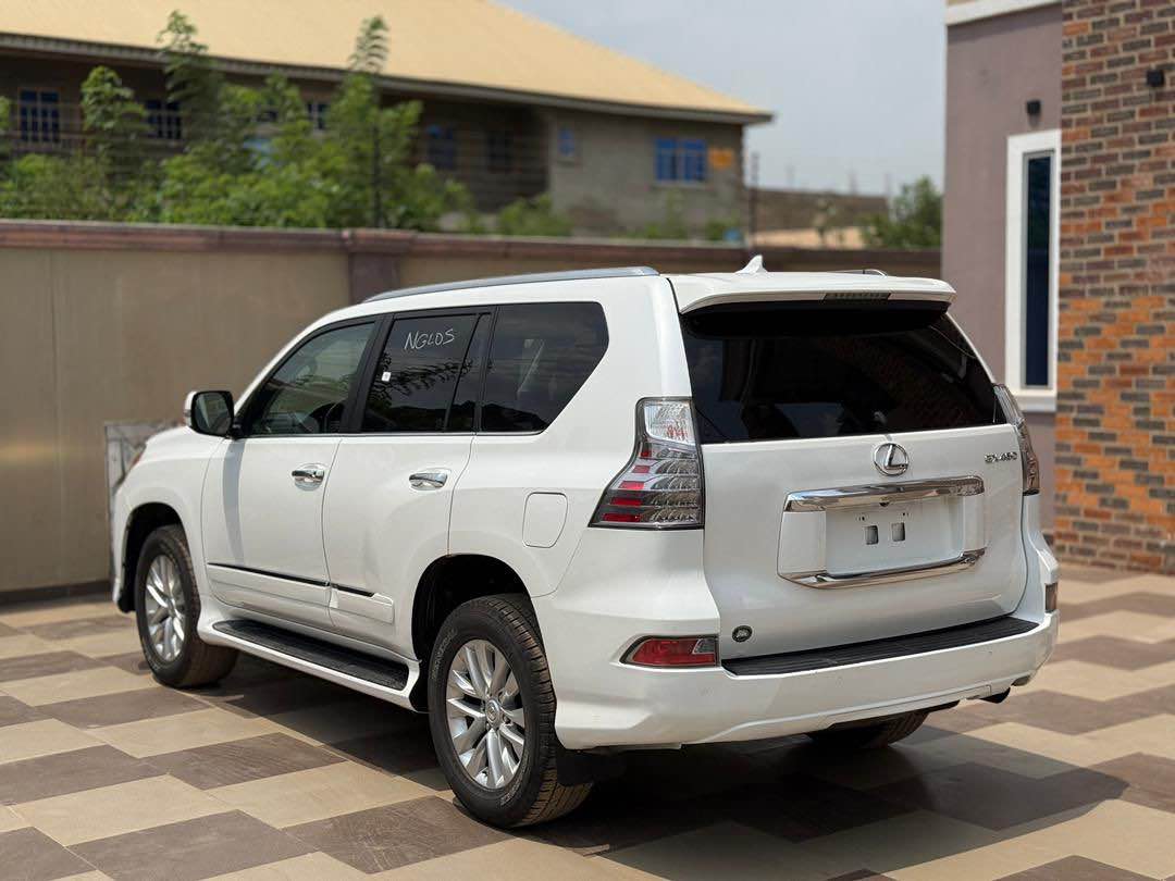 A picture of Foreign used Lexus GX460 2015 is available for N50 000