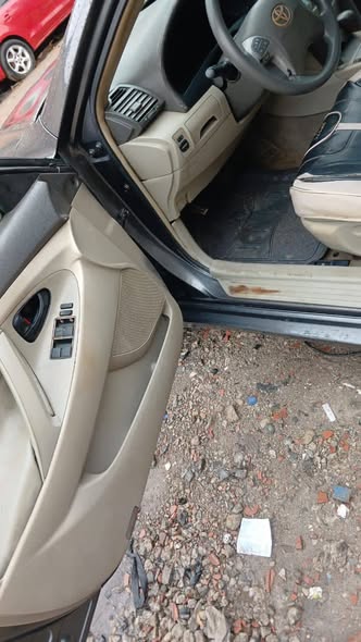 A picture of Toyota Camry 08