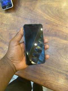 A picture of iPhone X Storage 256GB Battery 100 Face ID Condition Used
