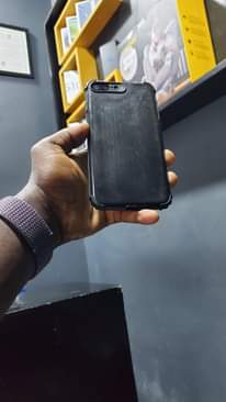 A picture of Iphone 7plus 128gb