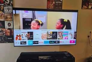 A picture of SAMSUNG SMART TV