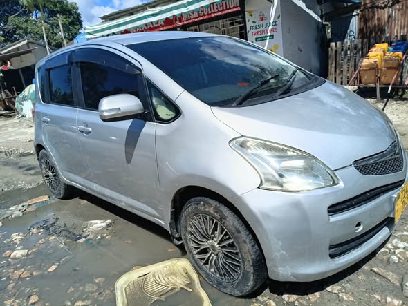 A picture of TOYOTA RACTIS 0714058883