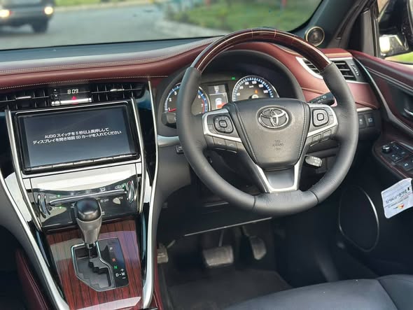 A picture of Toyota Harrier Anaconda Year 2017 Cc 1990 Bei 65M Call