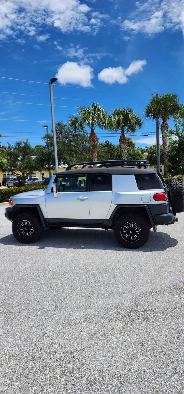 A picture of 2008 Toyota FJ Cruiser AWD