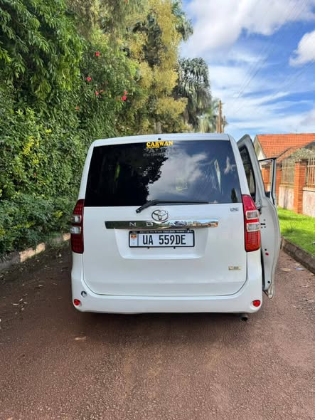 A picture of 2012 2wheel drive 7seater Black interior Push to start