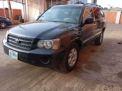 A picture of Neatly used 2004 Toyota Highlander available for your next purchase