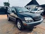 A picture of Lexus RX300 Clean in and out Toks standard Engine gear