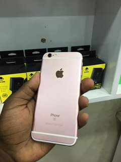 A picture of IPhone6s plain 128gb