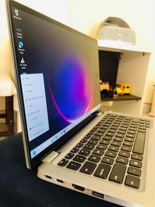 A picture of Dell latitude 7400 2 in 1 icore7