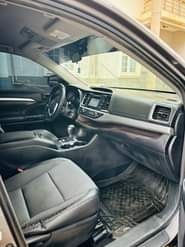A picture of 2015 highlander first body price 24 5M Location Abuja 08160229978