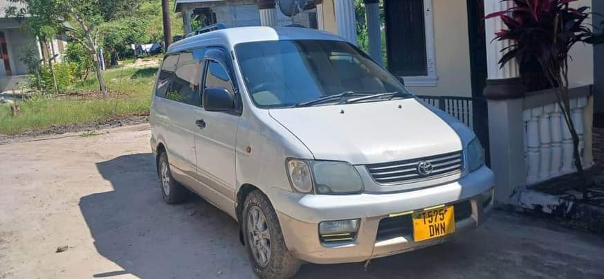 A picture of Toyota Noah sr50