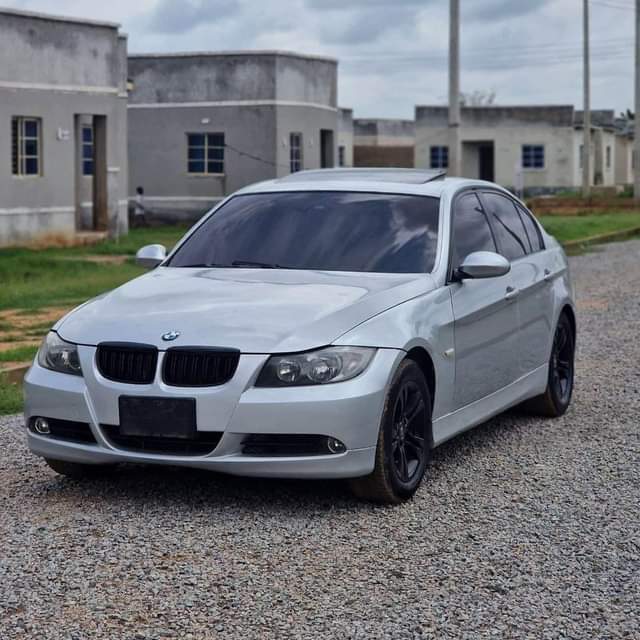 A picture of 2008 BMW 328i E90