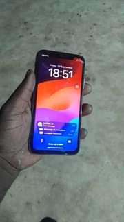 A picture of Iphone 11