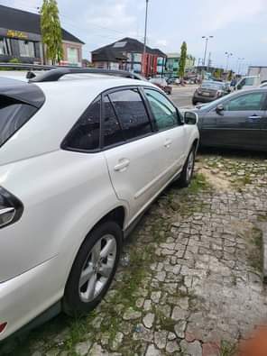 A picture of FOREIGN USED ALERT Foreign used 06 RX330 in mint condition