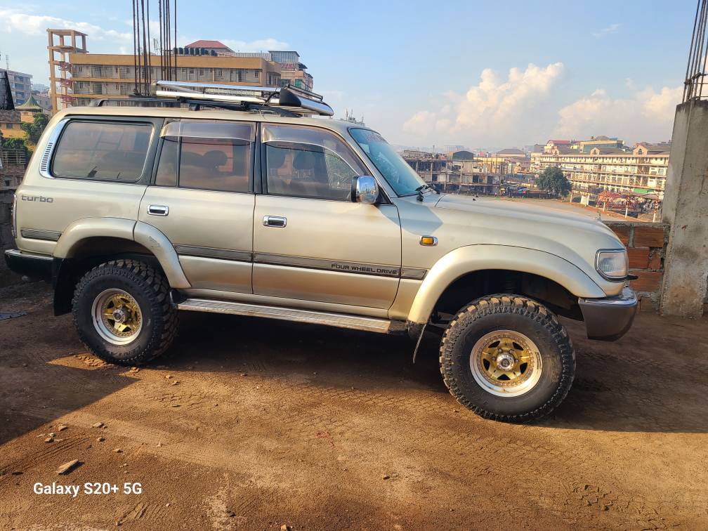 A picture of Toyota land cruiser vx 1HD for sale 35m
