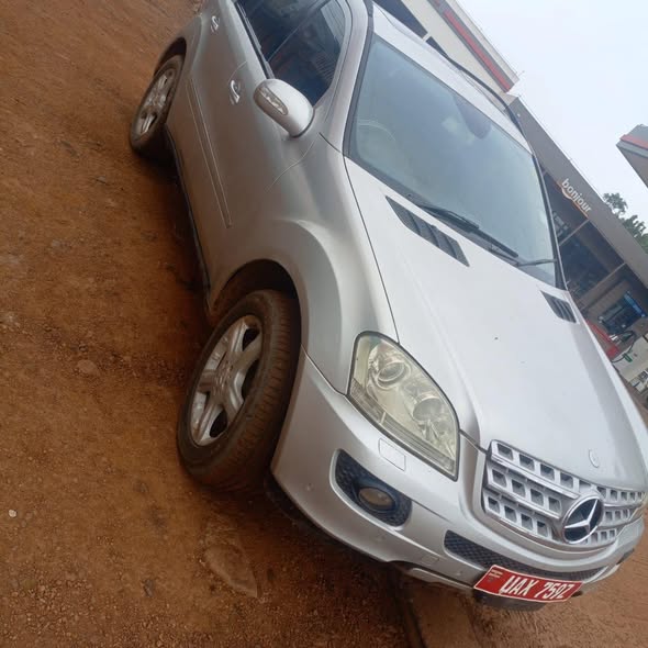 A picture of Mercedes benz 15m petro