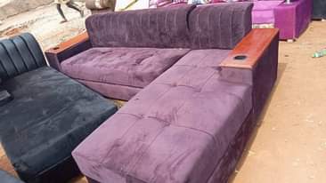 A picture of Am selling furniture