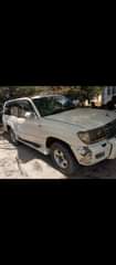 A picture of Land cruiser Kali sana ipo DSM