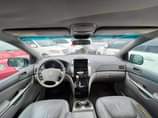 A picture of 2008 first body Toyota Sienna very well maintained