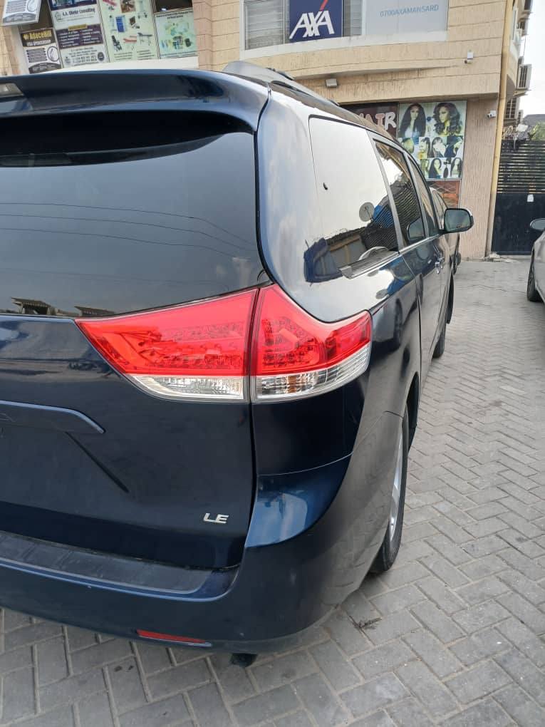 A picture of Foreign used Toyota Sienna 2011 2012 LE Leather seat Accident