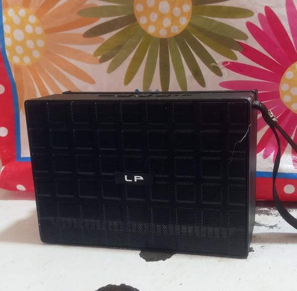 A picture of Nauza bluetooth speak