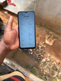 A picture of infinix 10s